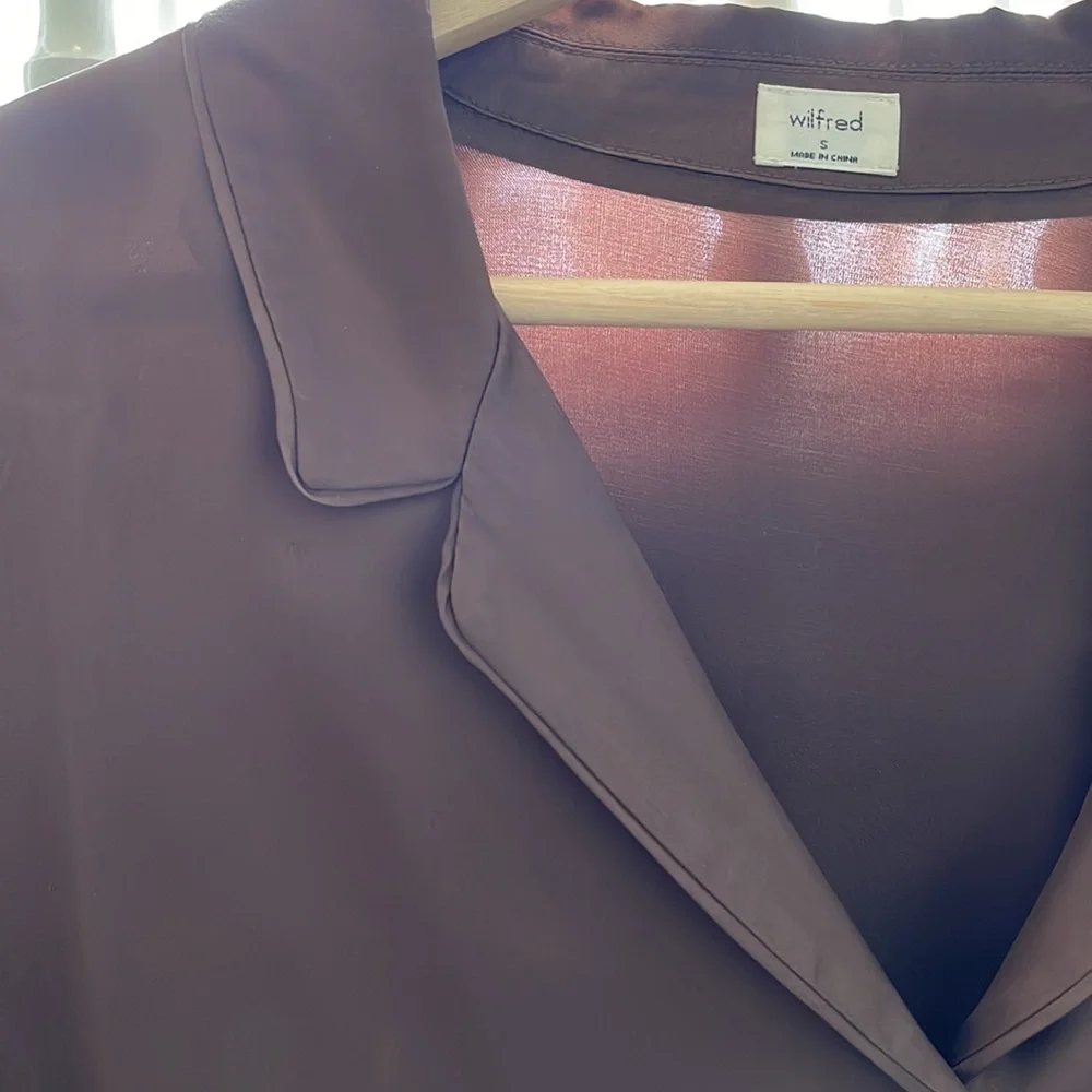 Aritzia Wilfred silky button up tie front blouse - Picture 5 of 12